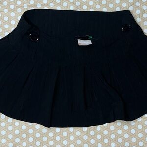 Ada Elegant Black Pleated Mini Skirt